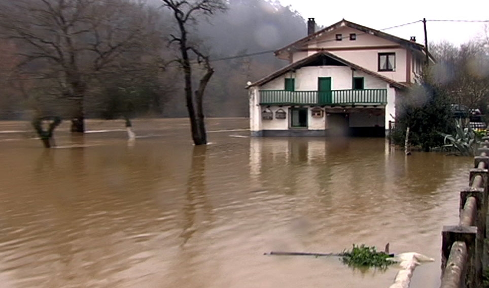 De Fortes Pluies Provoquent Des Inondations En Pays Basque Sud Eitb Videos De Fortes Pluies Provoquent Des Inondations En Pays Basque Sud Eitb Videos