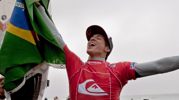 Mostro Gabriel Medina gana el Quiksilver Pro France | Surf | EITB