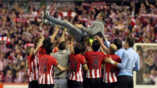 Los jugadores del Athletic celebran la victoria. Foto: EFE