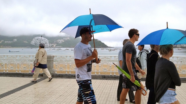 Volveremos a hacer uso del paraguas durante este fin de semana. Foto: Lorentxo Portularrume
