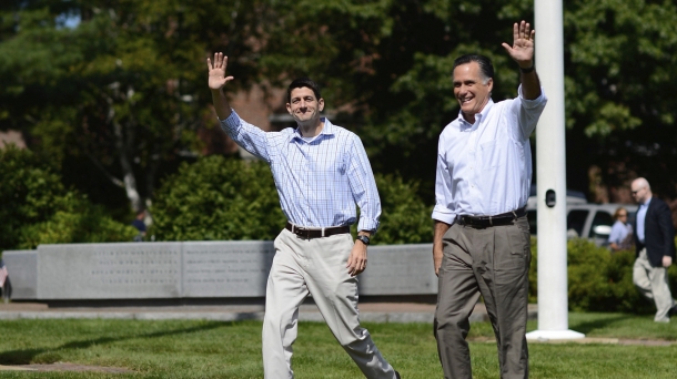 Paul Ryan (izquierda) y Mitt Romney (derecha) en un acto de campaña. Foto: EFE