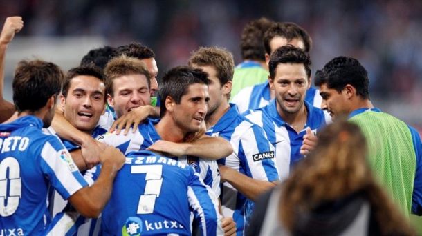 Los jugadores de la Real celebran el gol de Griezmann. Foto: EFE