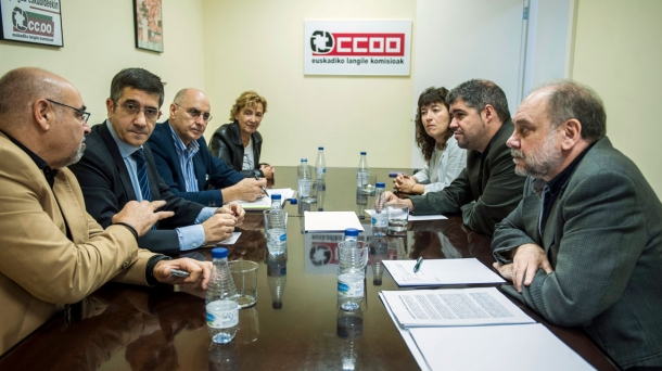 Patxi López se reúne con el sindicato CCOO
