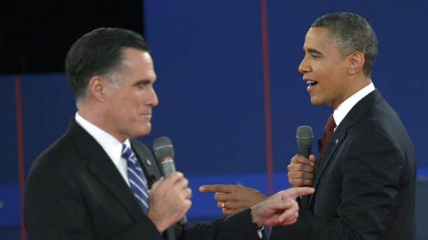 Obama resucita en un agresivo debate