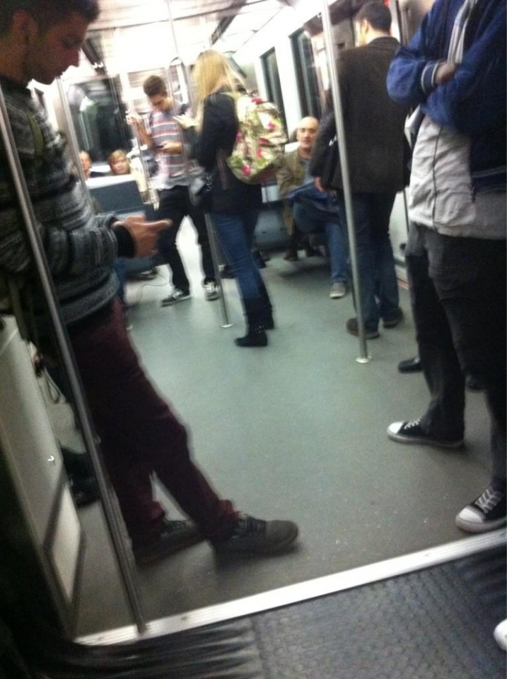 Mikel Arana ha mandado una foto a Twitter desde el metro de Bilbao. Foto: Twitter Arana