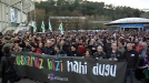 Milaka pertsonak manifestazioa egin dute euskararen alde, Donostian