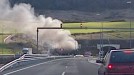 Arden varios vehículos en un accidente en los túneles de El Perdón. (Foto: David Gómez) title=