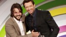 Hugh Jackman ha recibido de las manos de Diego Luna el segundo de los Premios Donostia de este año. (EFE) title=