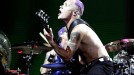Michael Balzany Red Hot Chili Peppers taldeko baxu-jotzailea, Paraguayn. Argazkia: EFE title=