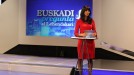 África Baeta, presentadora del programa especial 'Euskadi Pregunta'. (Foto: EiTB) title=