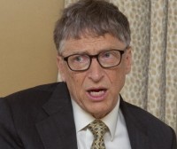 Ez, Bill Gatesek ez du esan COVID-19aren txertoak 700.000 pertsona hilko dituenik
