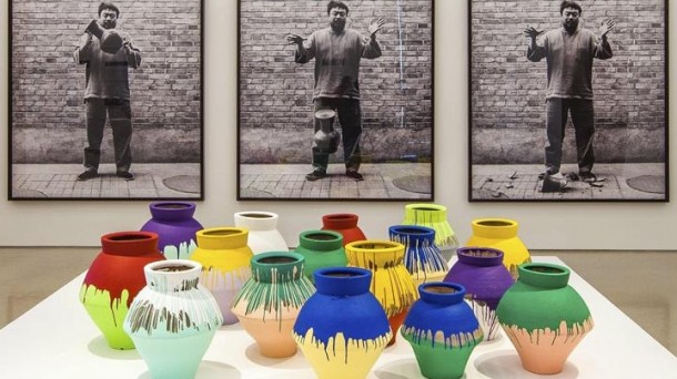 Ai Weiweiren instalazio honetako pitxer bat apurtu dute. Argazkia: Efe.