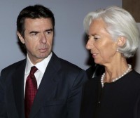 El FMI pide a España subir impuestos y abaratar aún más el despido