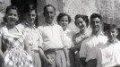 Joxe Mari Iriondo con su familia (el primero de la derecha). Foto: EiTB title=