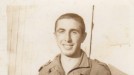 Luis Iriondo en el servicio militar. Donostia, 1952 title=