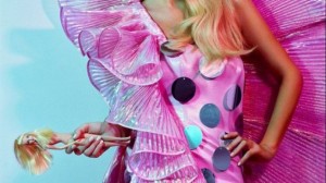 Paris Hilton, Moschinoren kanpaina berriko 'Barbie' panpina