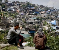 Nepalek ez du oraindik laguntza jaso eta 7.000 dira hildakoak jada