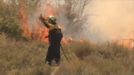 Espectaculares imágenes del incendio en el pantano de Yesa