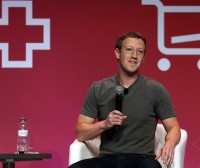 Munduaren erdiak Internetik gabe segitzen duela salatu du Zuckerbergek