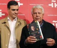 Pedro Sanchezek 'engainatu' egin duela uste du Felipe Gonzalezek