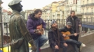 Green Valley canta 'La Cura' en las calles de Vitoria-Gasteiz