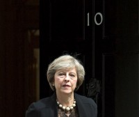 Theresa May gailendu da David Cameron ordezkatzeko lehen botazioan
