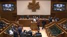 Aprobada la ley de víctimas policiales en el Parlamento Vasco