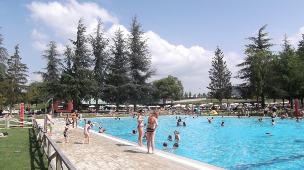 Imagen de archivo de las piscinas de Gamarra. Foto: Luis Ángel Pérez.