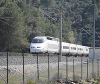 Renfe encargó a CAF trenes que no caben en los túneles de Cantabria y Asturias