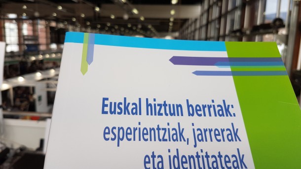 'Euskal hiztun berriak: esperientziak, jarrerak eta identitateak' hitzaldia. Argazkia: EiTB