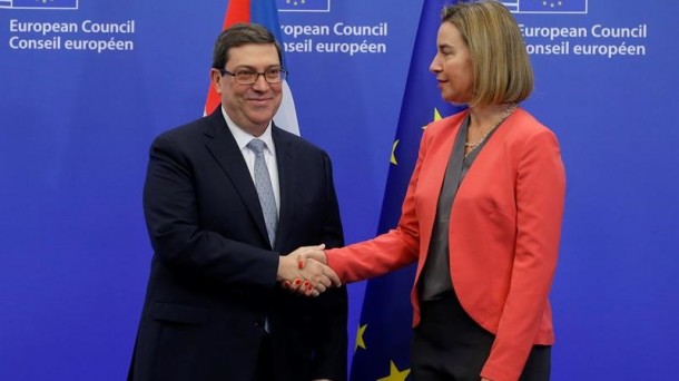 El ministro de Exteriores de Cuba, Bruno Rodríguez y Federica Mogherini, en Bruselas. Foto: EFE