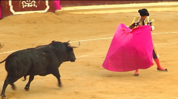Corrida de toros en Vitoria-Gasteiz. Captura sacada de un vídeo de ETB. 