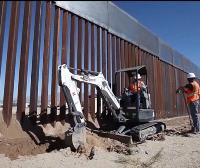 Mexikoko harresia eraikitzeko Trumpen plana behin behinean blokeatu du epaile batek
