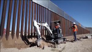Un juez bloquea temporalmente el plan de Trump para construir el muro con México