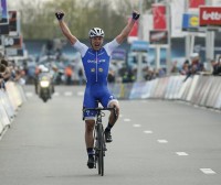 El belga Lampaert gana en solitario la A Través de Flandes
