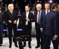 Los escándalos calientan el ambiente del debate electoral en Francia 