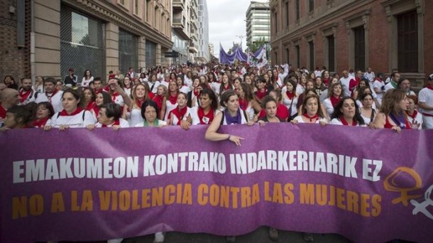 Sanferminetako sexu erasoen aurka Iruñean egindako manifestazioa. Argazkia: EiTB
