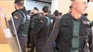 Polizia sartu da Puigdemontek botoa eman behar duen hauteslekura