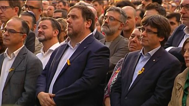 Oriol Junqueras y Puigdemont, en la marcha de este sábado en Barcelona. Foto: EiTB