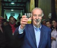 Vicente del Bosque abre la temporada de sidra en euskera