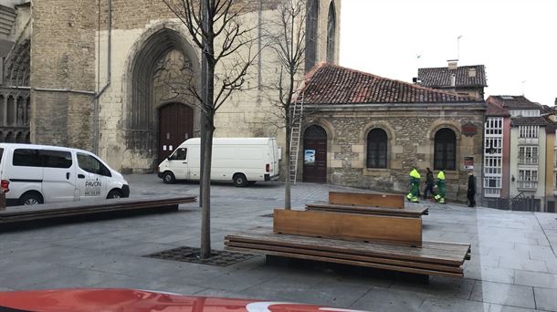 Imágen del exterior de la catedral de Santa María de Vitoria. 