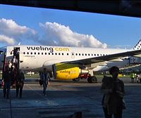 10 vuelos cancelados en Loiu en el segundo día de huelga de pilotos de Vueling