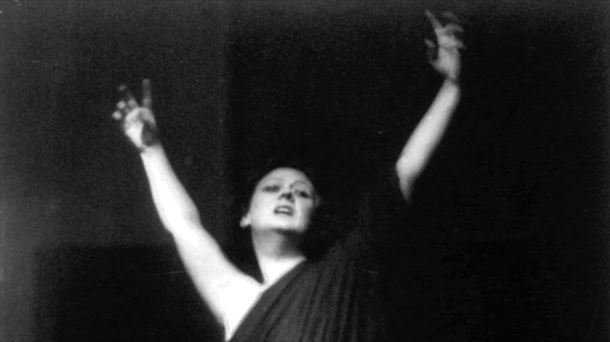 Isadora Duncan dantzari eta koreografoaren jaiotza