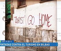 Pintadas en Bilbao contra el turismo y eventos musicales