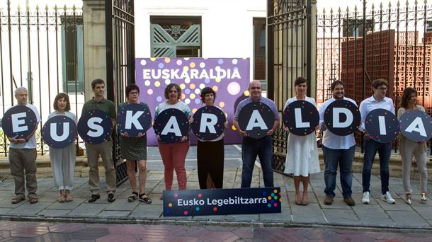 El grupo del Parlamento Vasco que promoverá Euskaraldia. Foto: Parlamento Vasco