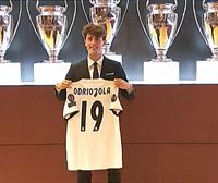 El Real Madrid presenta a Álvaro Odriozola