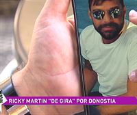 Ricky Martin y su pareja disfrutan de Donostia desde la terraza de un bar