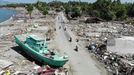 Lurrikarek eta tsunamiak 1.200 hildako utzi dituzte Indonesian