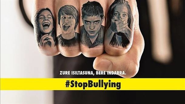 Un grupo de alumnos crea un videoclip para concienciar contra el bullyng