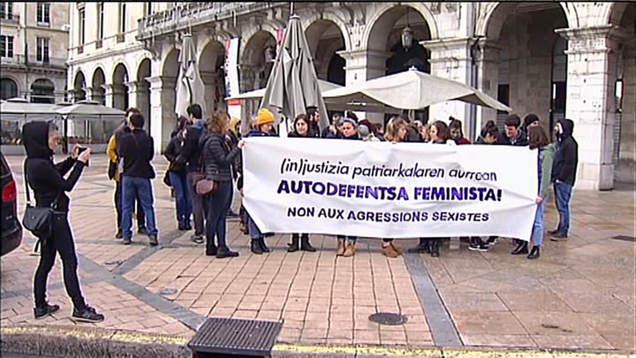 BAIONA MANIFESTAZIOA AZAROAK 25 EITB